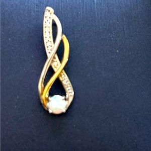 10 kt white and yellow gold real charm real stone opal
